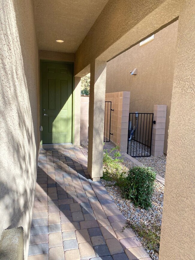 Foto del edificio - MARVELOUS 3 BEDROOM, 2.5 BATHROOM HOME IN ...