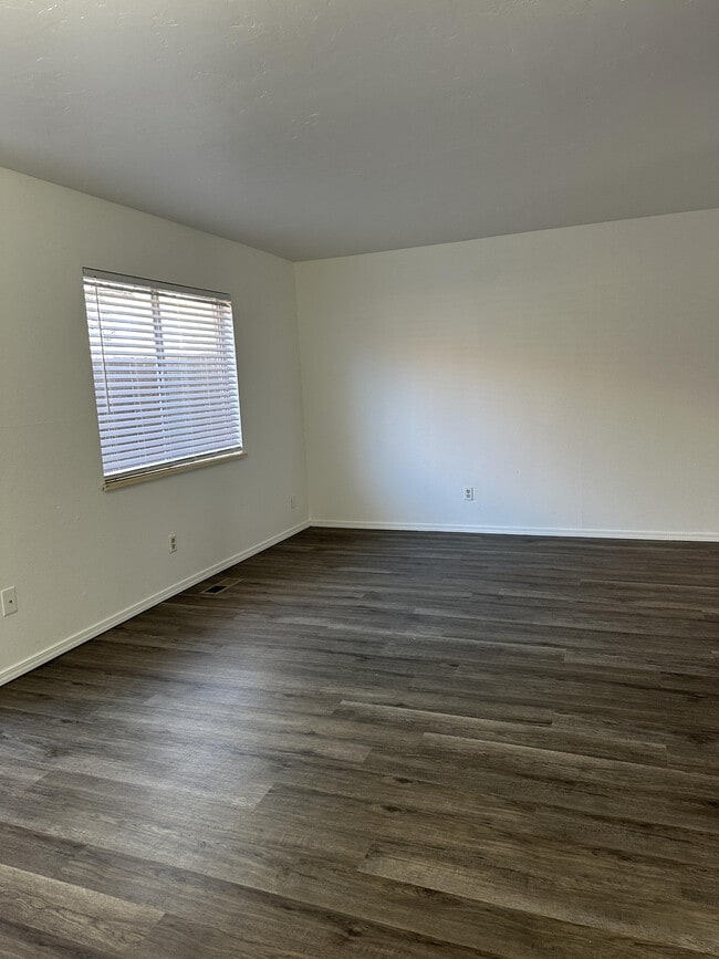 Photo - 942 Northern Way Townhome