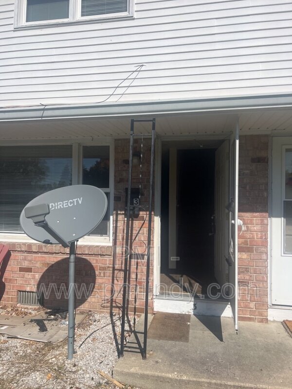 Building Photo - 7044 Meadow Dr