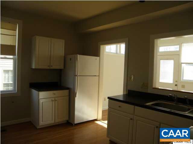 Foto del edificio - 1122 E Market St