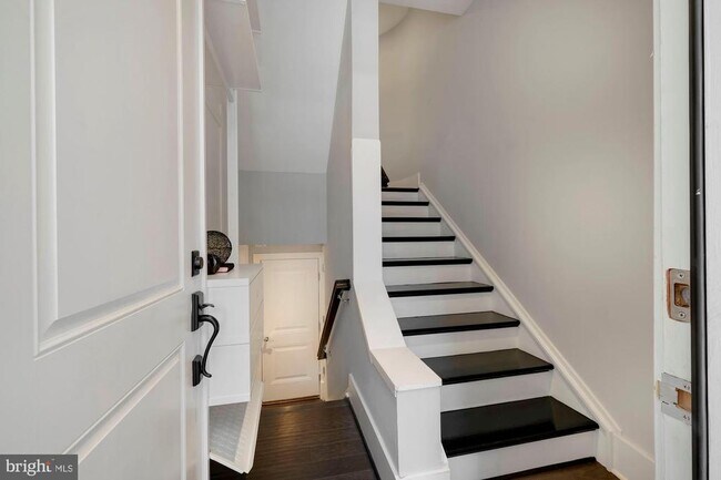 Foto del edificio - 3401 Sherman Ave NW