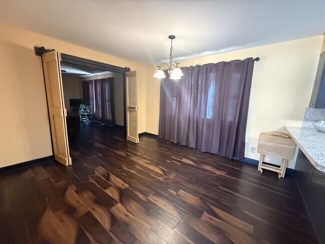 Foto del edificio - 115 S Ridge Dr