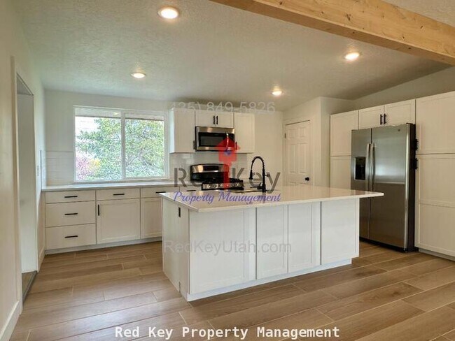 Foto del edificio - Stansbury Ave Duplex