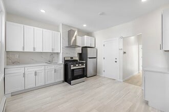 Building Photo - 600 67th St