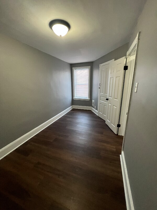 Foto del edificio - 6049 N Norwood St