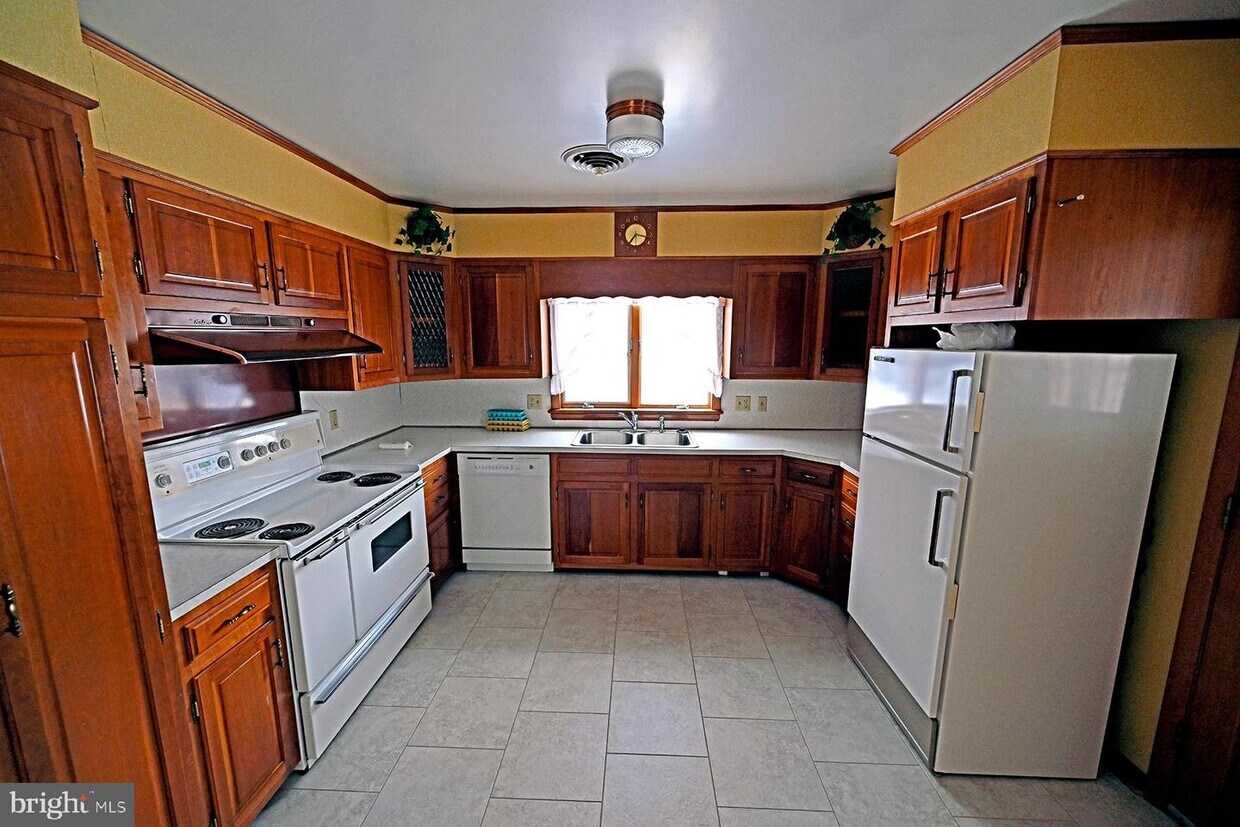 Primary Photo - 1114 Long Ln