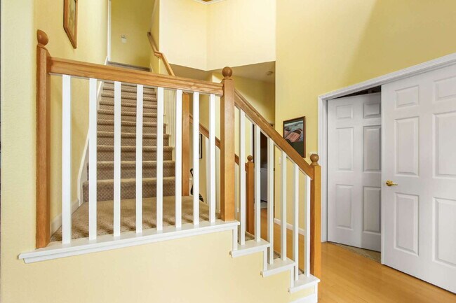 Foto del edificio - Live in West Davis for Less — Spacious Home, Unbeatable Location, Long-Term Lease Welcome