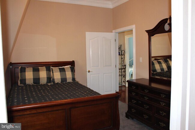 Foto del edificio - 5825 Doyle Rd