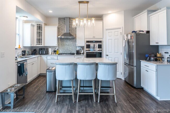Building Photo - 9118 White Tail Ct