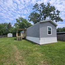 Building Photo - 732 Parkview Dr