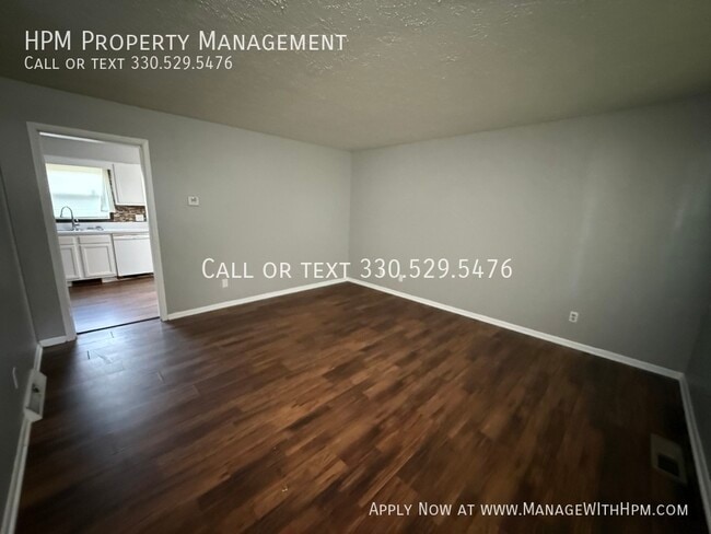Foto del edificio - 6576 Ravenwood Ave NW