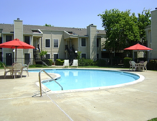 Pool - Seville Apartments