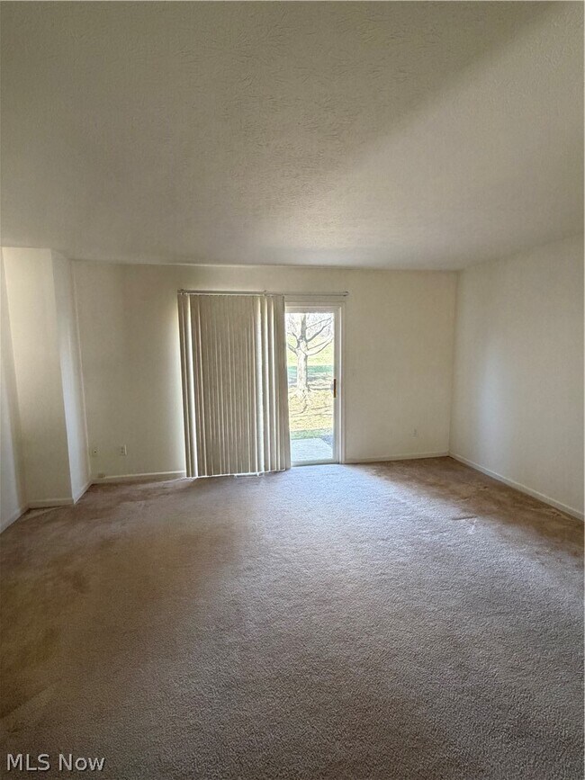 Building Photo - 1360 Meadow Run