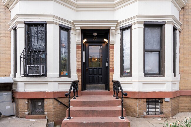 Entrance - 30 3rd St