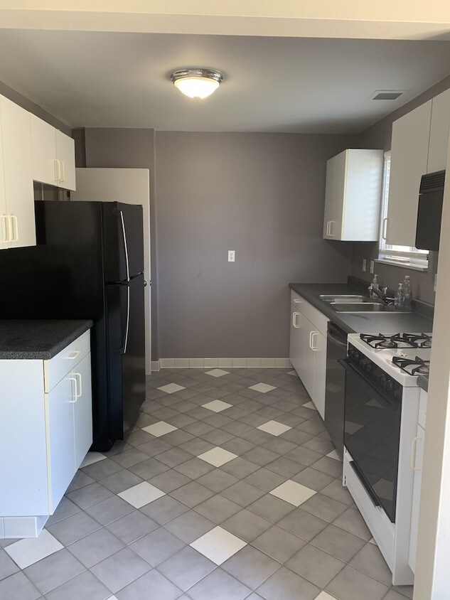 Foto principal - 187 Surrey Ln