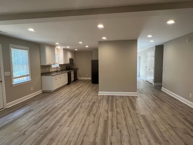 Building Photo - 25 Farrier Dr