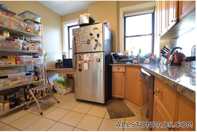 Building Photo - 17 Highgate St