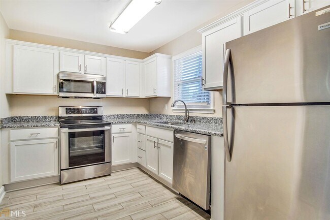 Building Photo - 2796 Green Trail Dr