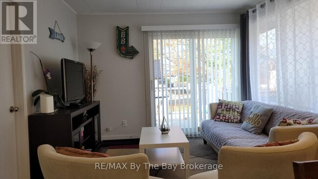 Photo du bâtiment - 18 16th St S