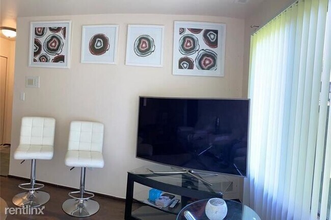 Foto del edificio - 1 br, 1 bath  - 4937 E 10 Mile Rd # 33-4