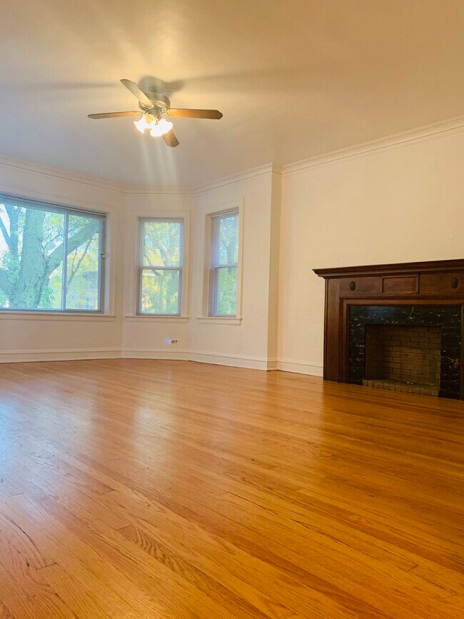 Foto del edificio - 6316 N Rockwell St
