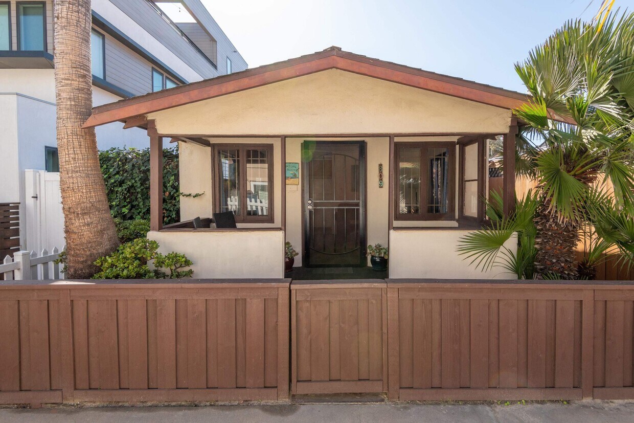 Foto principal - 809 Sunset Ct