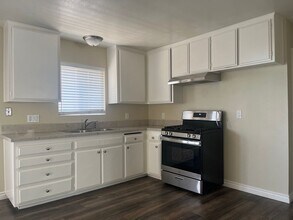 Building Photo - 14070 Juniper St