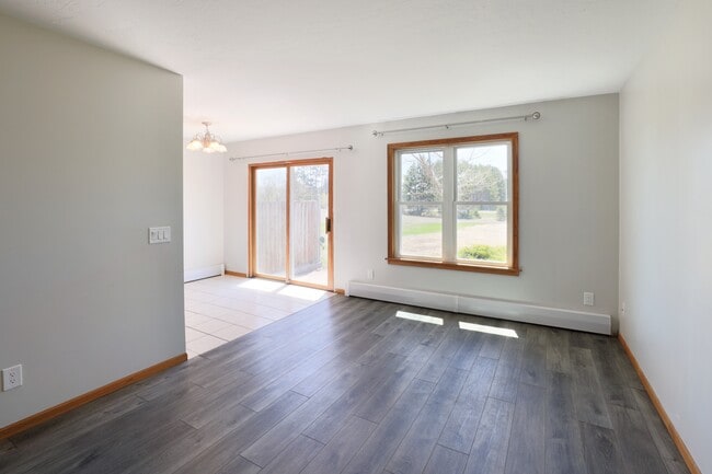 Building Photo - 3482 Mahoney Dr