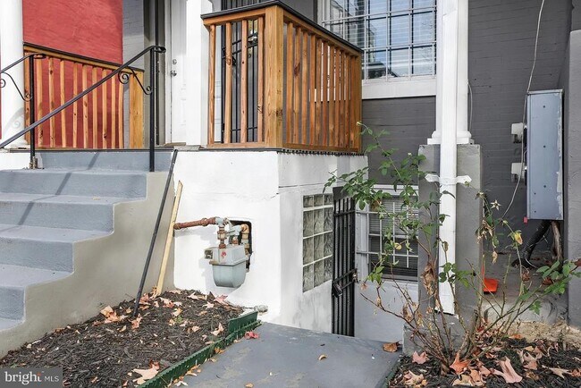 Foto del edificio - 1377 Quincy St NW