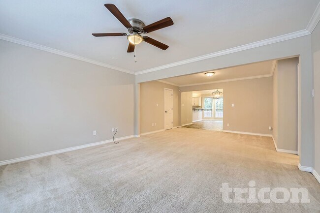 Building Photo - 606 Shelmar Dr