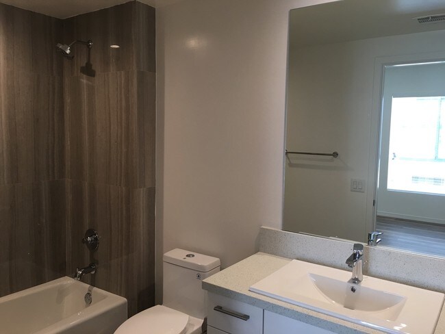 Foto del edificio - 4600 Coldwater Canyon Ave