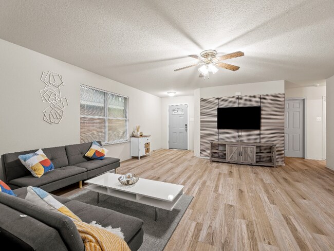 Foto del edificio - 2817 Maegen Cir