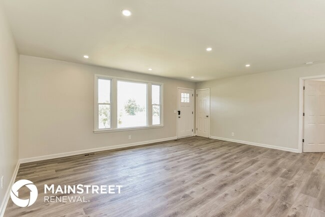 Building Photo - 1810 Willow Springs Dr