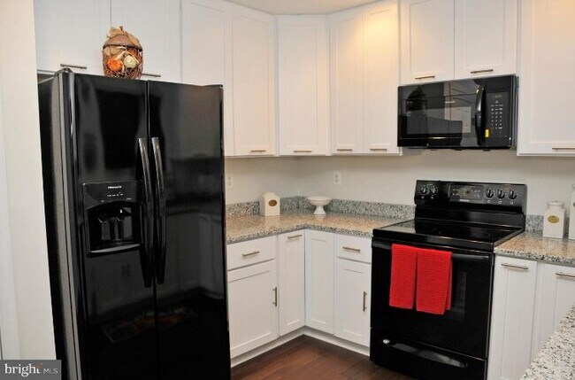 Foto del edificio - 5565 Suffield Ct