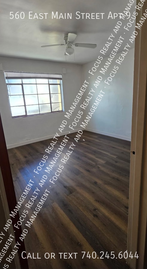 Building Photo - 560 E Main St