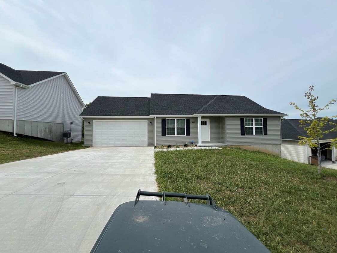Foto principal - Newer Home in Lake Labadie Subdivision