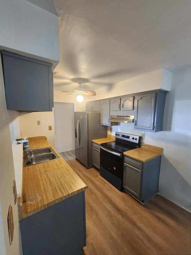 Foto del edificio - 2084 Rock Lake Loop