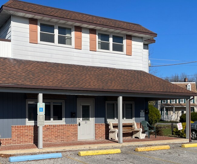 Building Photo - 3755 E Market St
