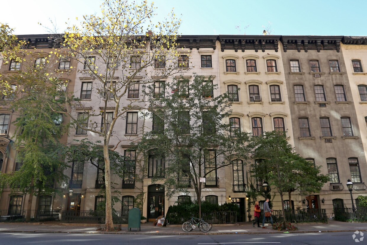 Foto del edificio - 452 W 23rd St