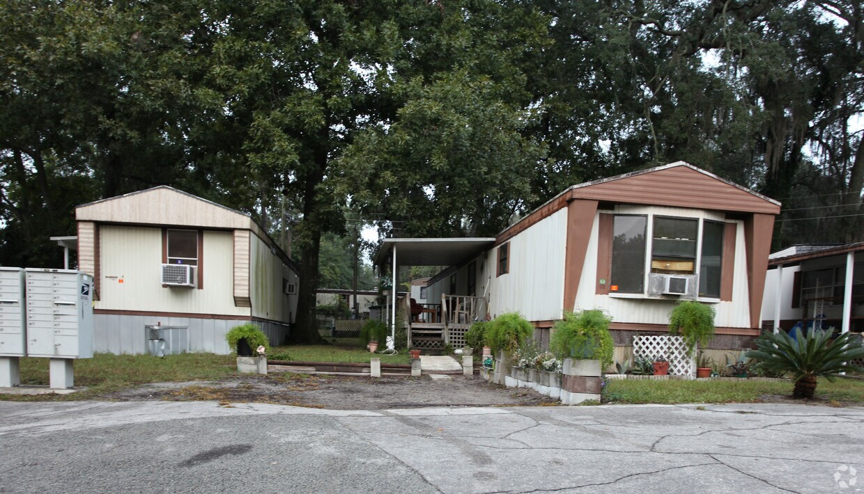 Building Photo - Oaks Mobile Home Park