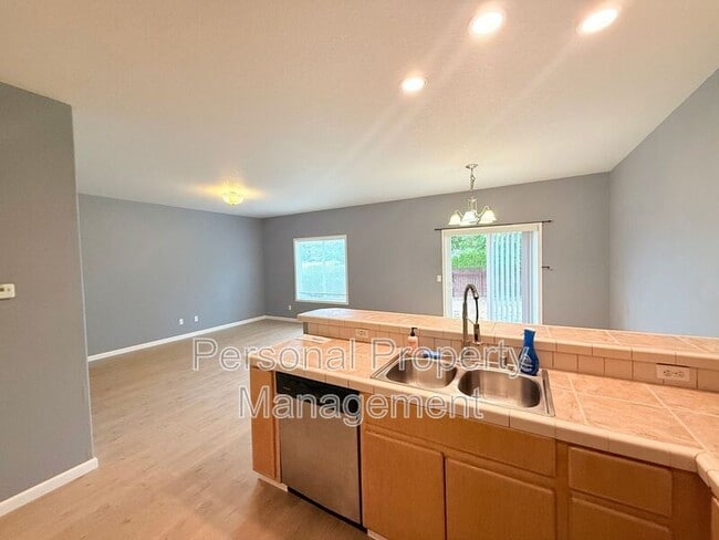 Building Photo - 5602 NE 64th Street
