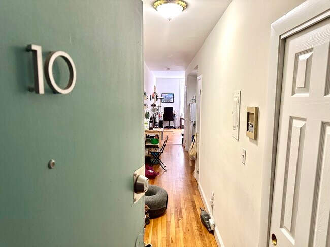Foto del edificio - 529 Beacon St