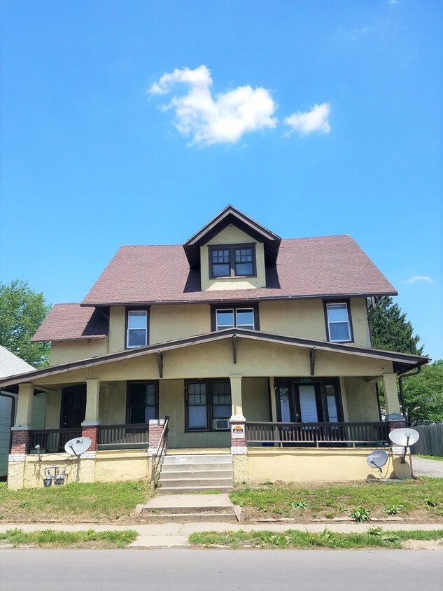 Primary Photo - 2805 Jules St