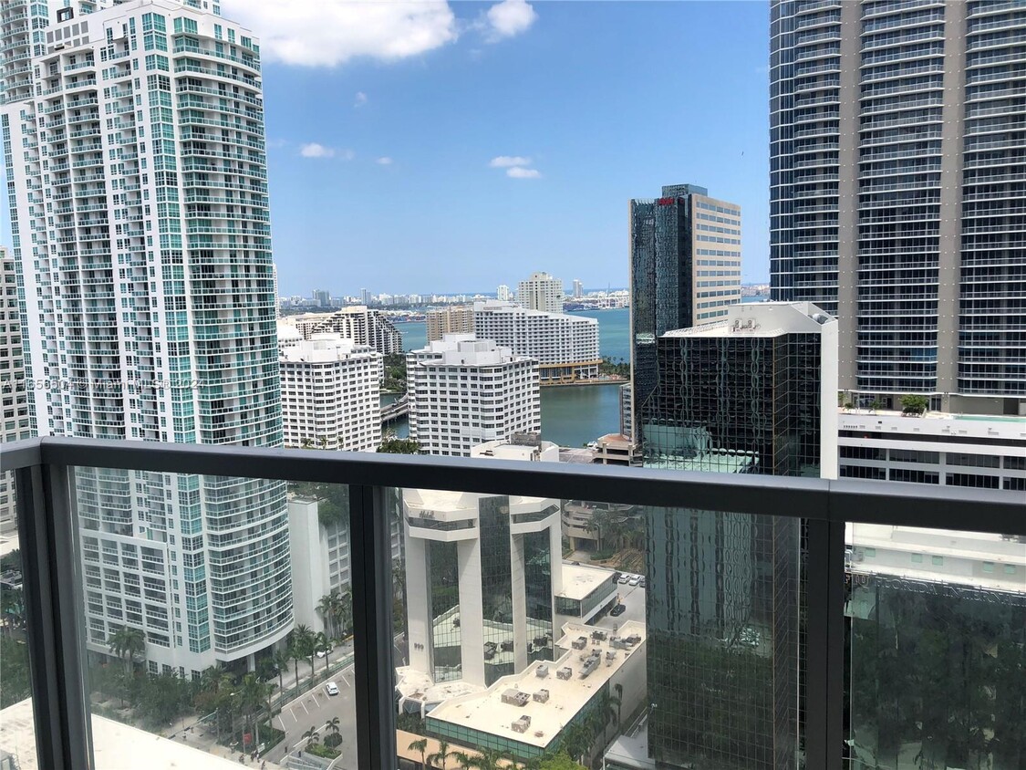 Foto principal - 1050 Brickell Ave