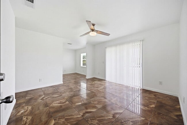 Photo - 5606 S Manhattan Ave (Tampa, FL) Apartment