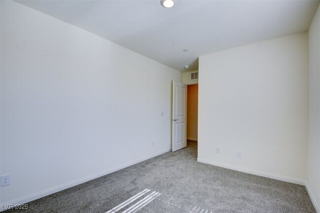 Building Photo - 7906 W Agate Ave