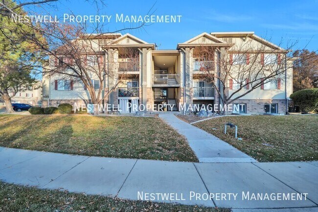 Foto del edificio - Updated  Mid-Level  3-bed Condo in Eagle M...