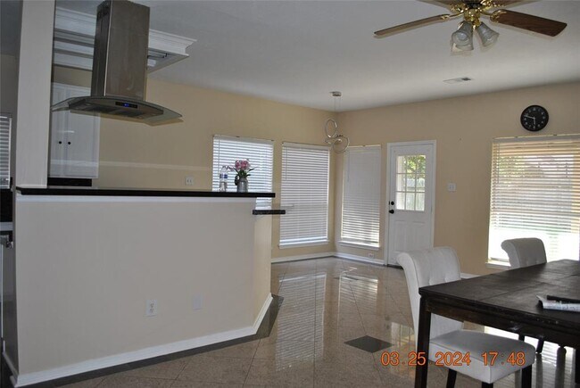Building Photo - 3140 Markscott Dr