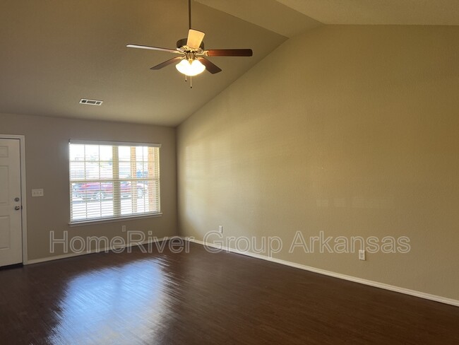 Building Photo - 279 Honor Ct