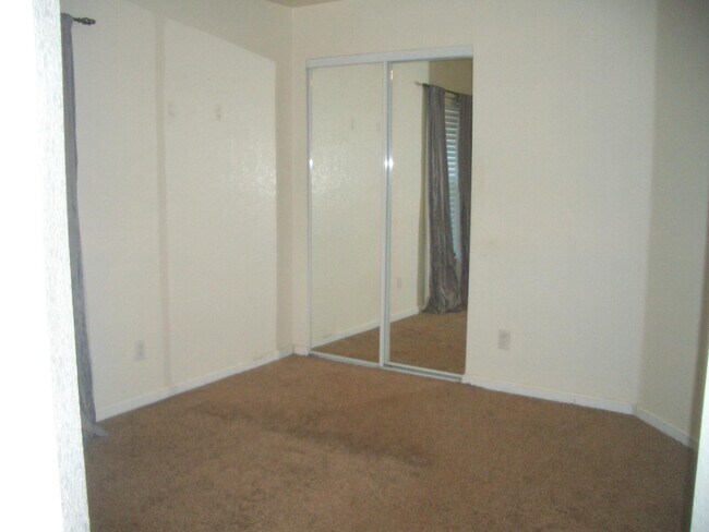 Building Photo - 115 Pennock Landing Cir